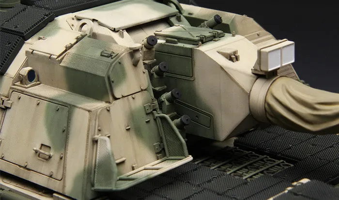 1/35 German Self-Propelled Howitzer Panzerhaubitze 2000