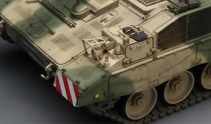 1/35 German Self-Propelled Howitzer Panzerhaubitze 2000