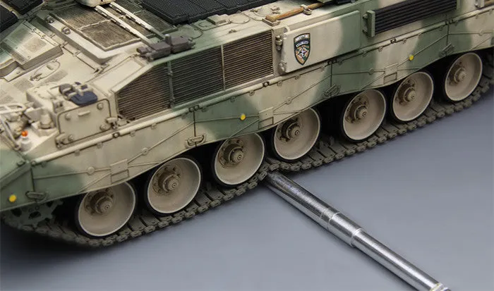 1/35 German Self-Propelled Howitzer Panzerhaubitze 2000