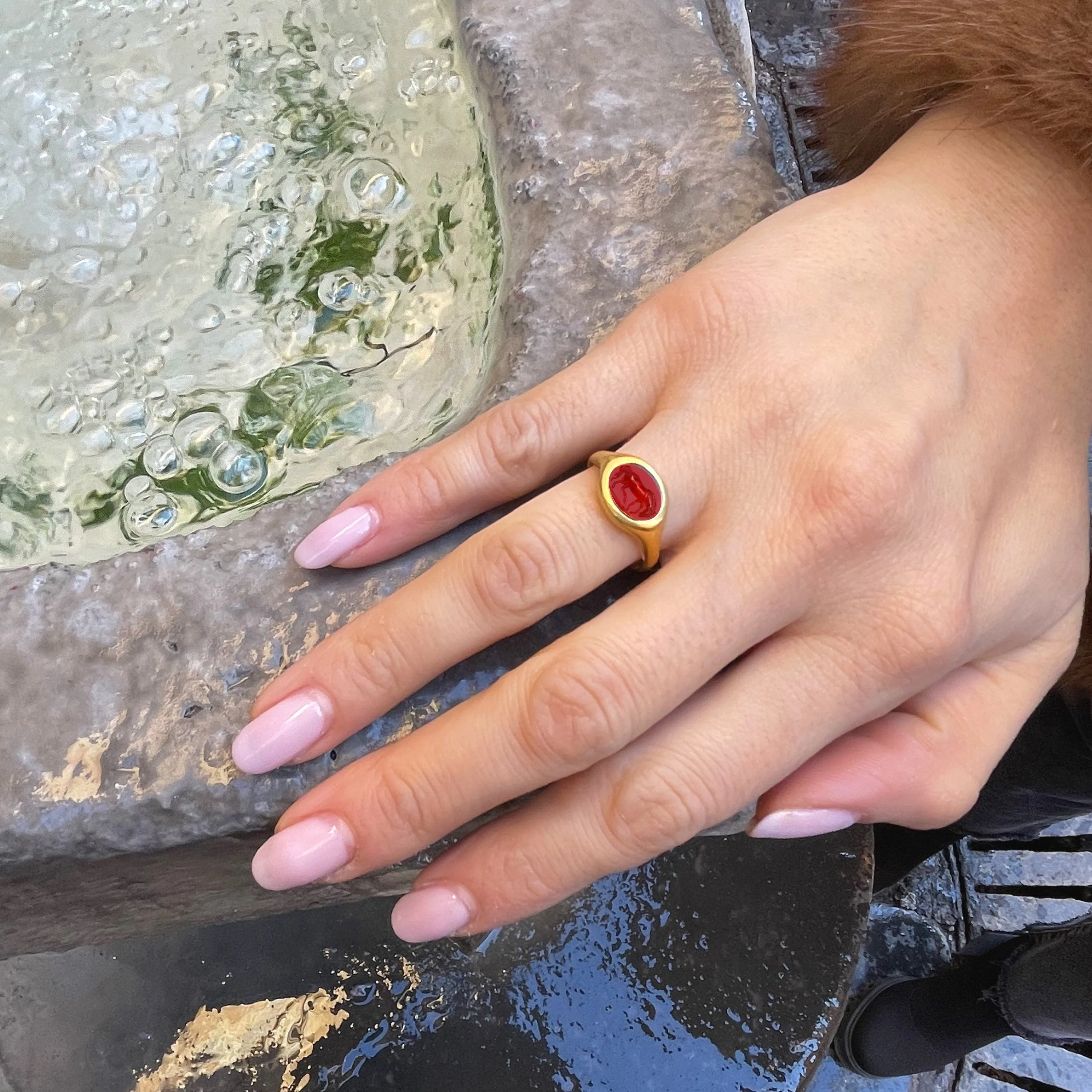 Authentic Ancient Roman Carnelian Intaglio 2nd-3rd Cent AD 18Kt Gold Ring depicting a Horse