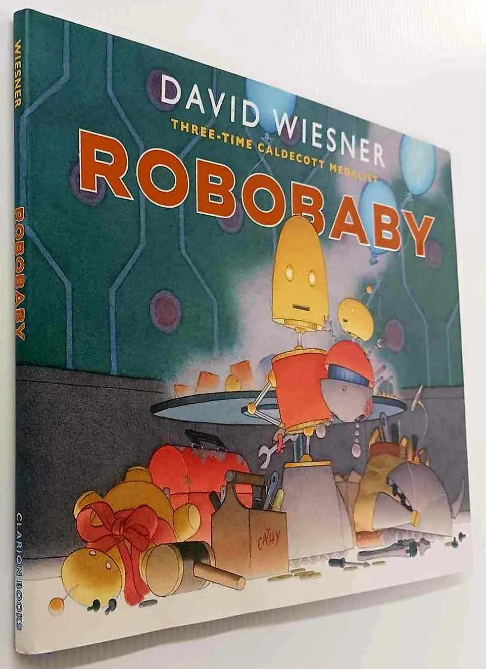 ROBOBABY - David Wiesner